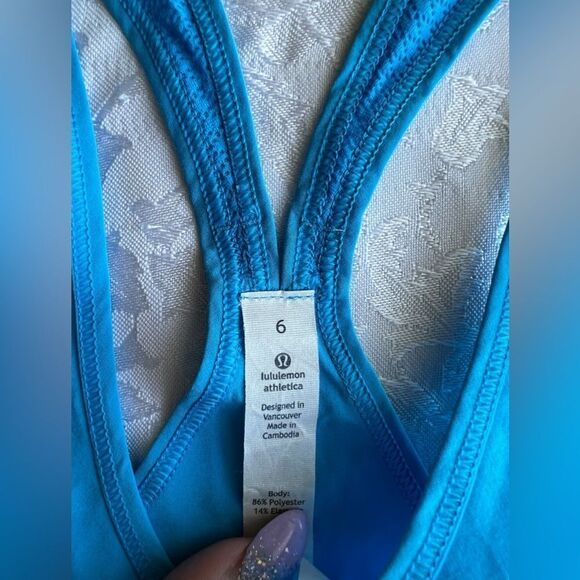 New lululemon running tank - Picture 3 of 4